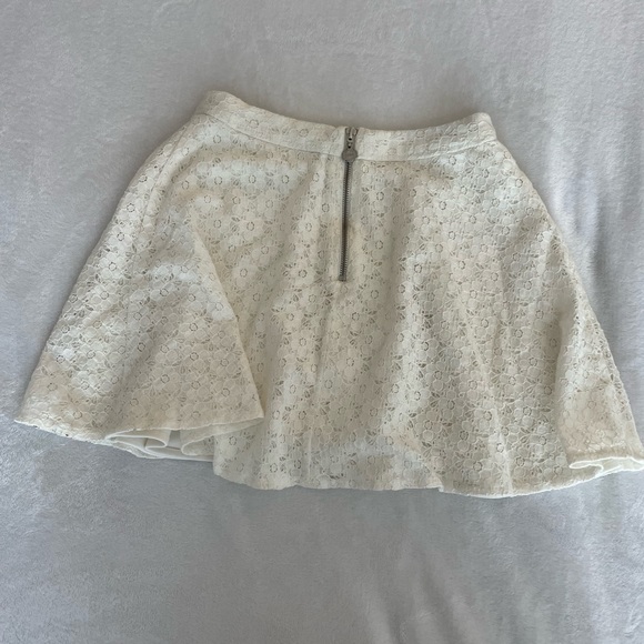 White lace circle skirt - L’Amour brand from Macys - thick and lined - SMALL - Picture 2 of 4